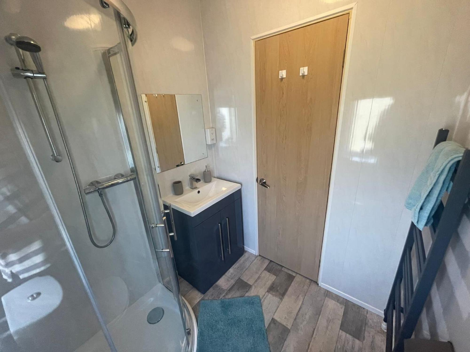 Luxury Lakeside Lodge L1 With Hot Tub Situated At Tattershall Lakes Country Park Exteriör bild